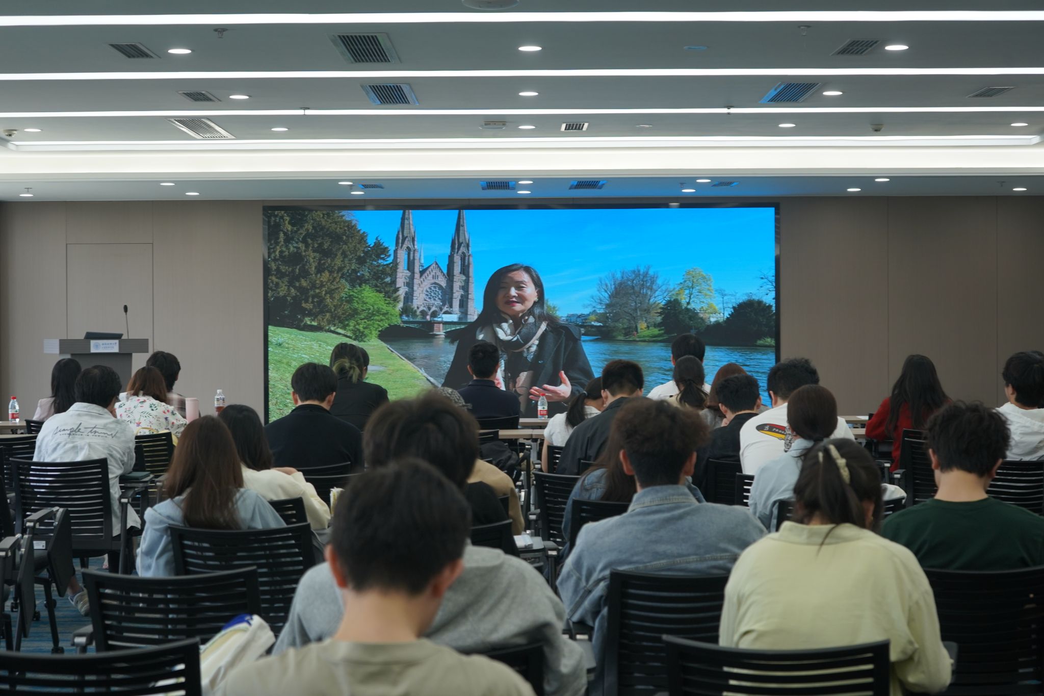 工商管理学院成功举办2026年本科生留学交换项目宣讲会